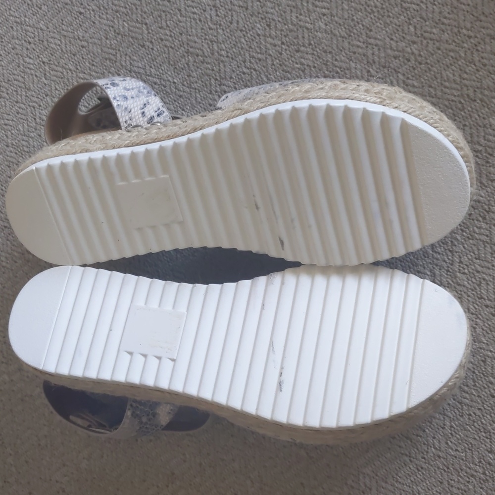 Soda Snakeskin Ankle Strap Espadrilles, size 10 - Picture 4 of 4